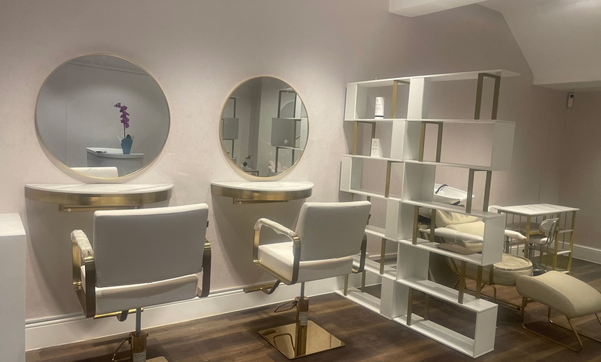 Image 6: Transform Your Look with HIFU on Abdomen or Face