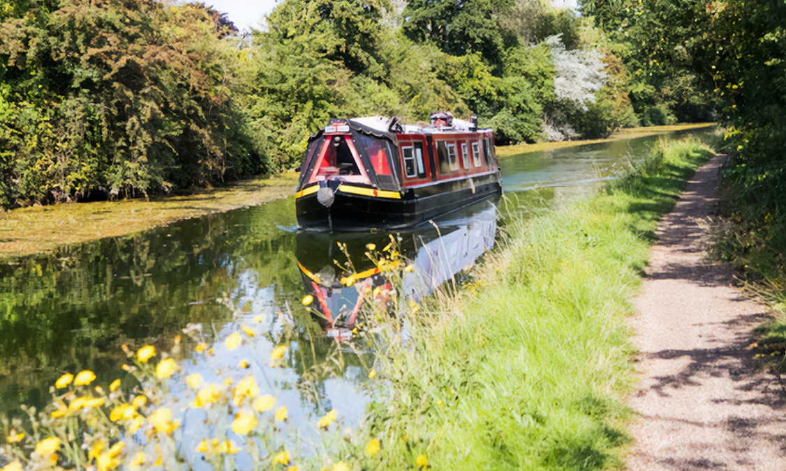 1 or 2 Night Stay With Bottle Of Fizz And Breakfast