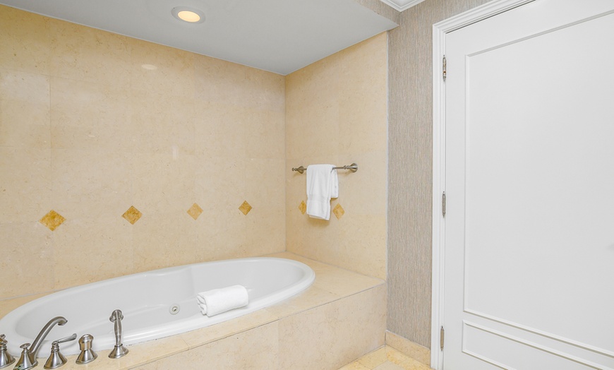 Image 4: Members Only: Beachfront Resort in Fort Lauderdale With Ocean Views
