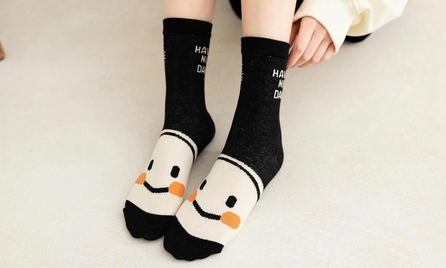 Image 3: 5 or 10 Pairs of Smiley Socks for Women
