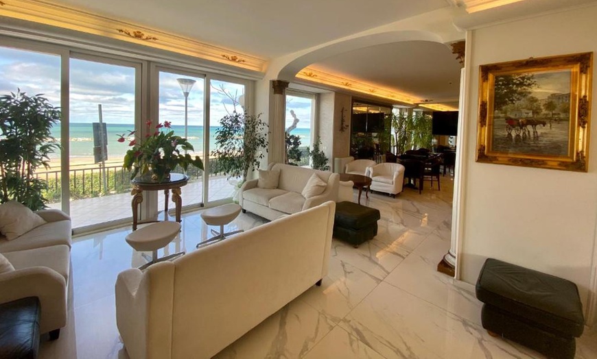 Image 6: Gabicce Mare 4*: camera doppia con Spa e colazione o mezza pensione
