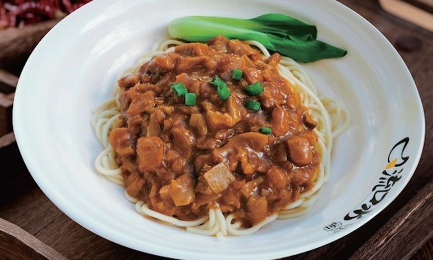 Image 7: Menú para 2 o 4 personas con entrantes, principal, postre y bebida