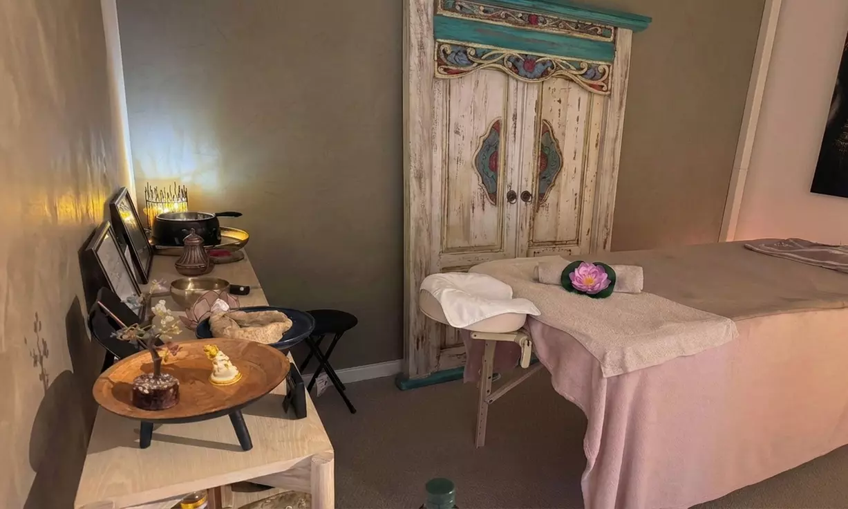 Sourcils rehaussés et cils courbés chez Les Reines de Beauté