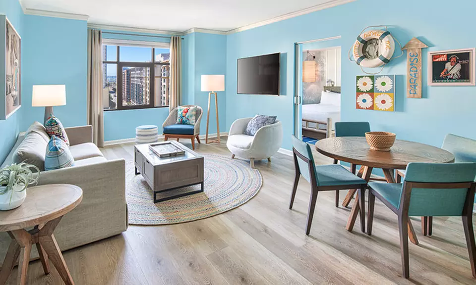 4-Star Stay With Rooftop Pool in San Diego's Lively Gaslamp Quarter
