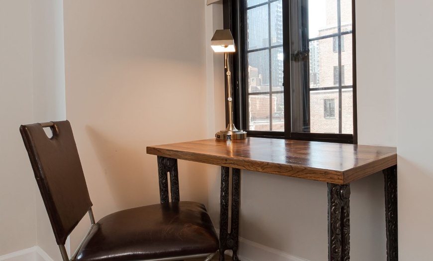 Image 19: Midtown Manhattan hotel near Grand Central w/ Grab and Go credit