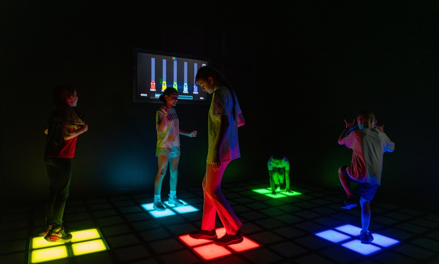 Image 8: Pixel Lighting Game For Upto Four!