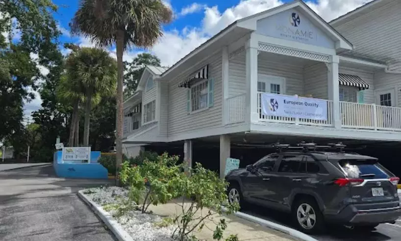 Transform Your Skin with 90-Minute Micro-Needling Sessions