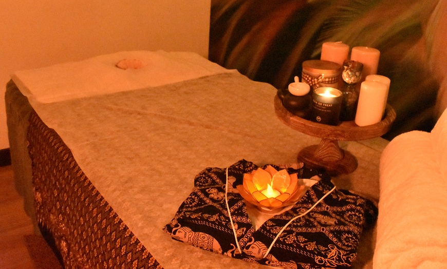 Image 7: 60 or 90-Minute Choice of Couples Massage With Hot Stone Upgrade