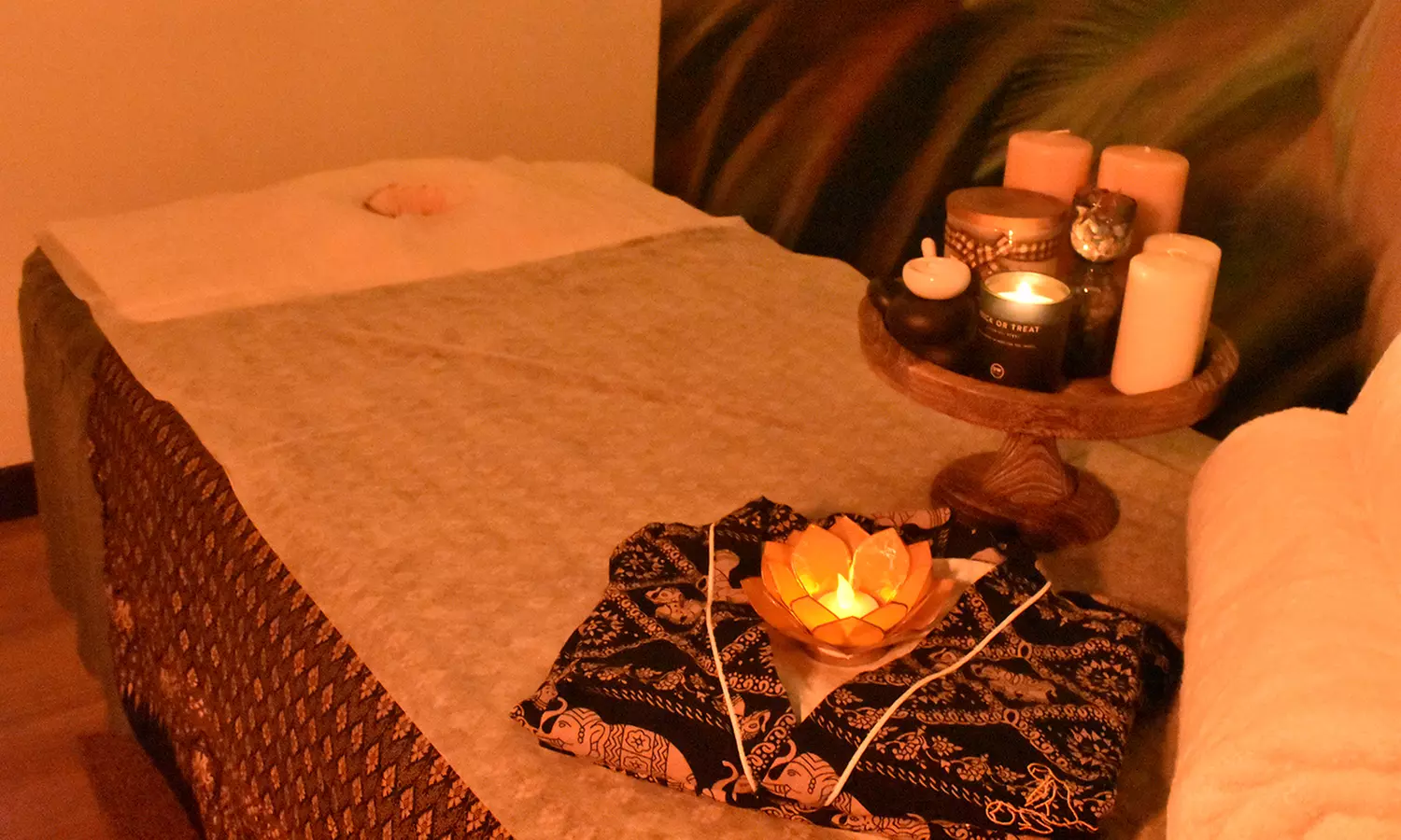 60 or 90-Minute Choice of Couples Massage With Hot Stone Upgrade