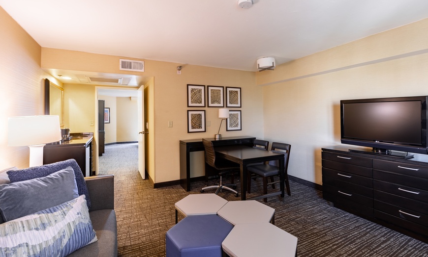 Image 4: Member-Only Deal: Embassy Suites by Hilton LAX North
