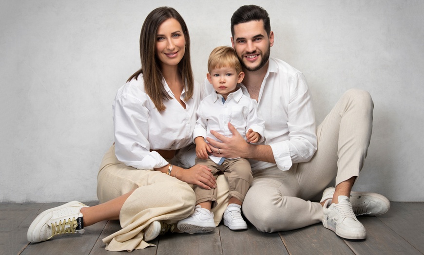 Image 5: Family Photoshoot with Framed Image at  Stu Studios Dubai