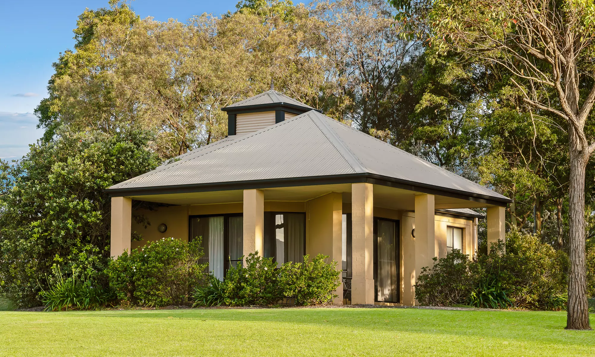 Hunter Valley: Studio, One-Bedroom or Two-Bedroom with Wine up to 4
