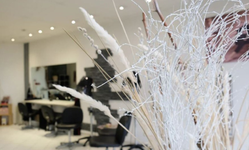 Image 6: Forfait coiffure au choix ou lissage brésilien avec Lumière dorée