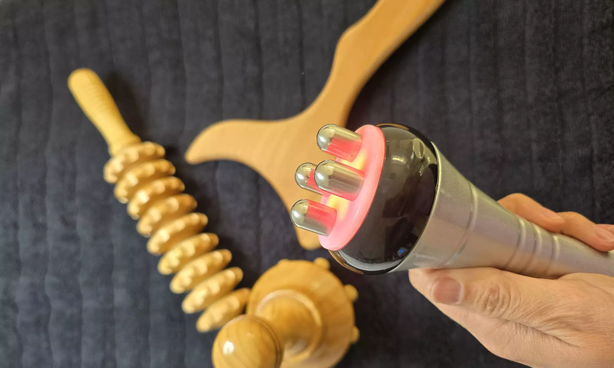 Radiofrecuencia facial, cuello y escote con serum y masaje Kobido