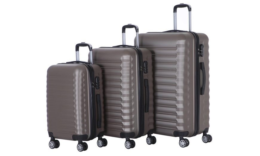 Image 14: Three-Piece Luggage Set