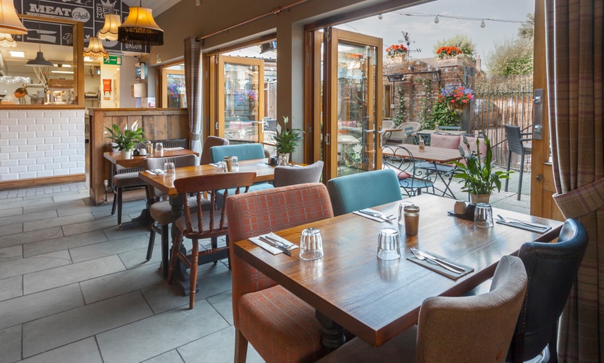 Image 2: Traditional Afternoon Tea for 2, 3, or 4 + Optional Glass of Prosecco