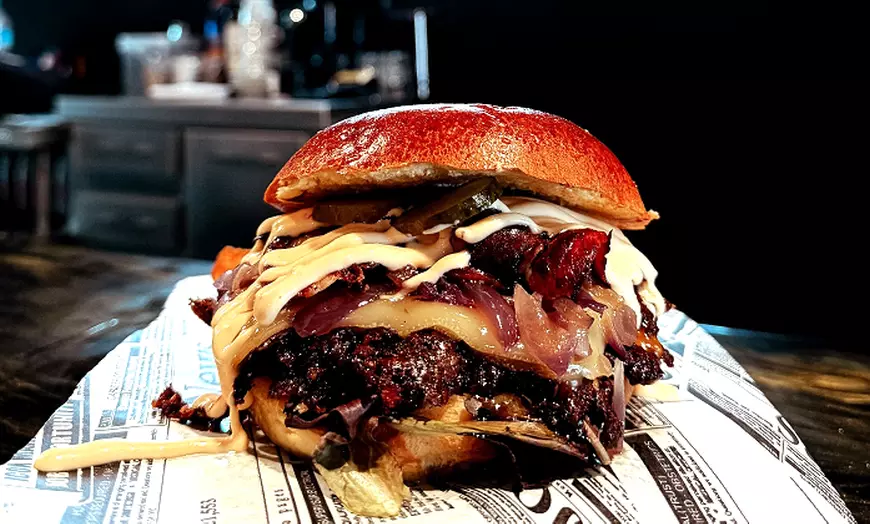 Image 13: Menú de hamburguesa smash o prime para 2 o 4 personas, postre y bebida