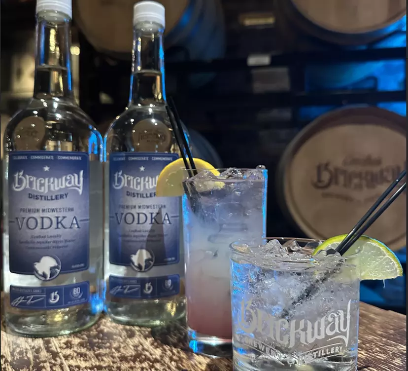 Cocktails or 16 oz Beers & 1-L Bottles of Vodka to Take Home