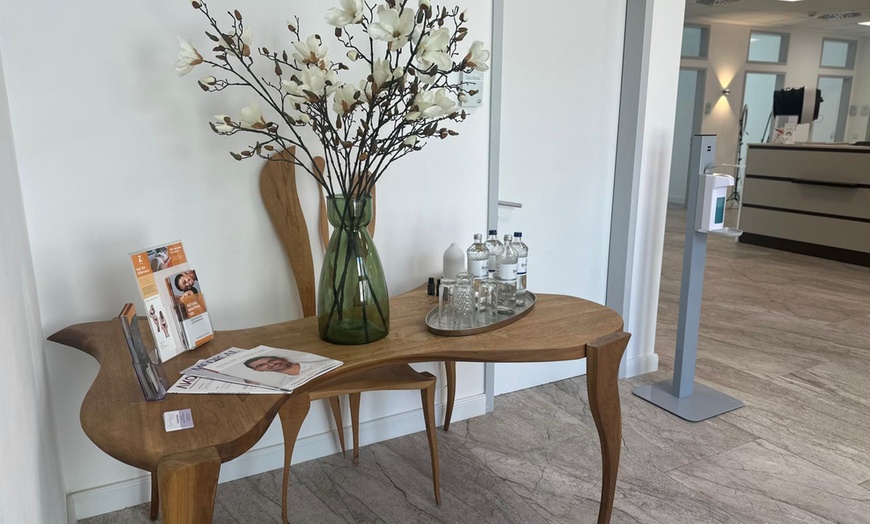 Image 2: 1 oder 2 Behandlungen: Mesotherapie mit 5 ml gegen Haarausfall