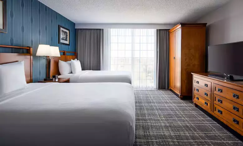 Embassy Suites by Hilton Austin Central Hotel - Spacious Suites & Free Breakfast Near Downtown Austin