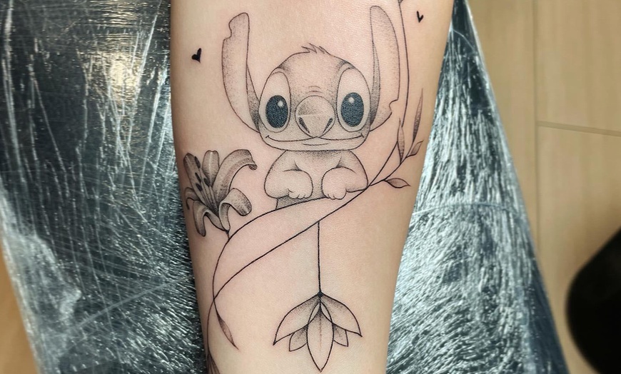 Image 4: 1 kleines oder mittelgroßes Tattoo oder kleines Partnertattoo