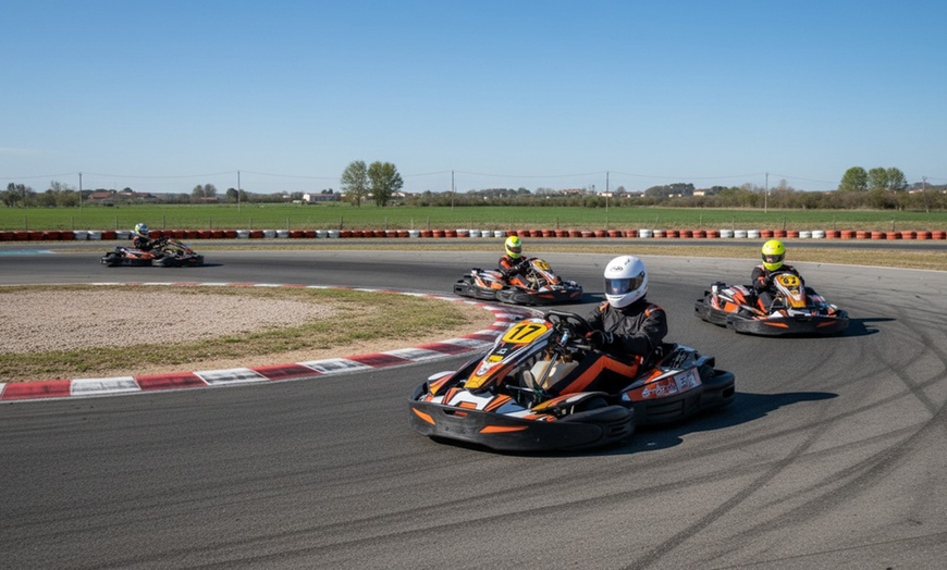 Image 2: 2 sesiones de karting de 10 minutos para 1 o 2 personas 
