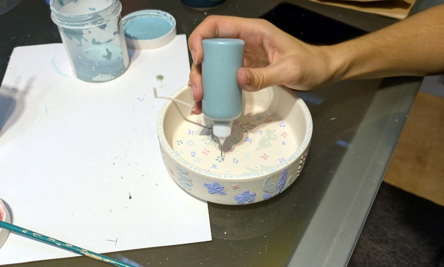 Image 9: Taller de pintura cerámica con picoteo y bebida para 1 o 2 personas