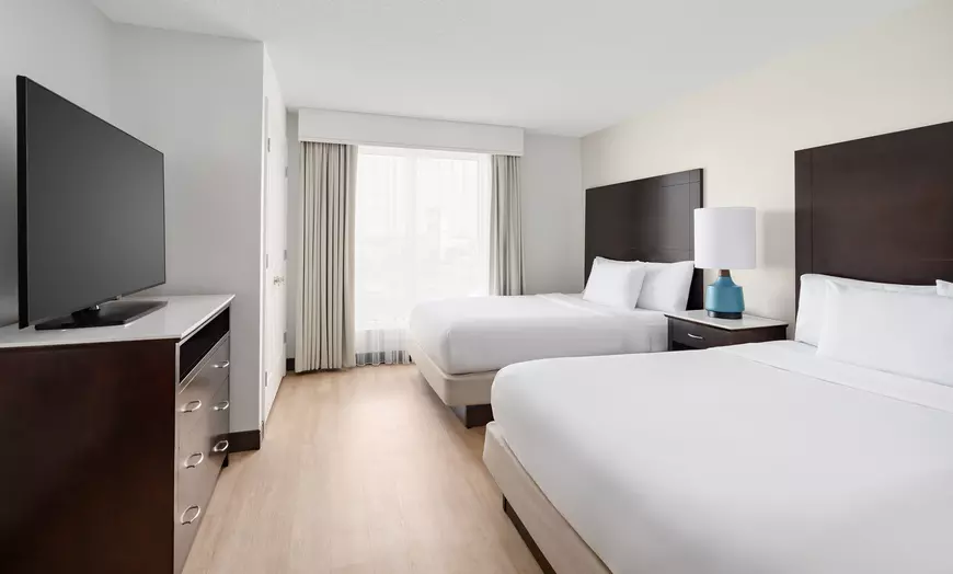 2 Queen Suite