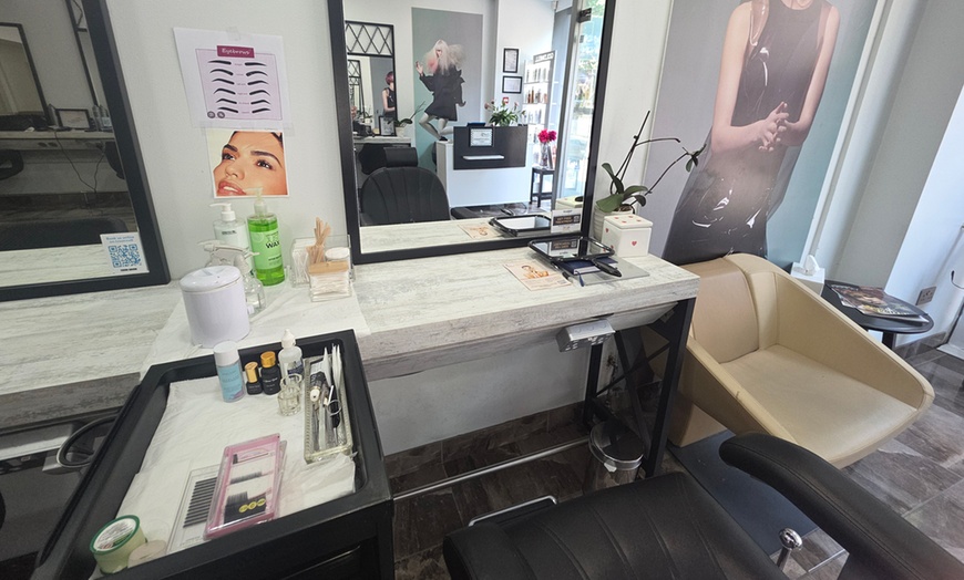 Image 2: Achieve Flawless Skin with a Variety of Waxing Options