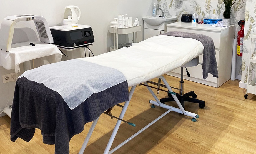 Image 4: 1 o 2 sesiones de exosomas con dermapen en rostro completo y limpieza 