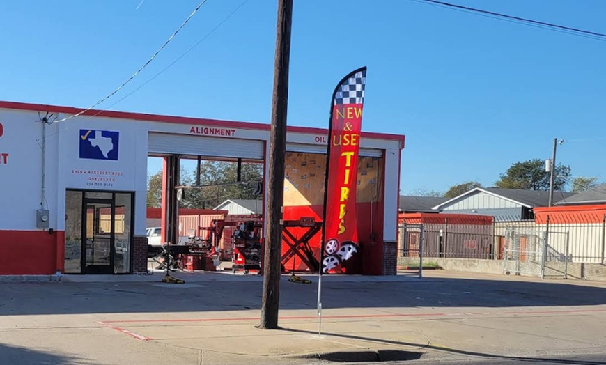 Image 4: Semi or Full Synthetic Oil Change with Tire Rotation - 5 Quarts
