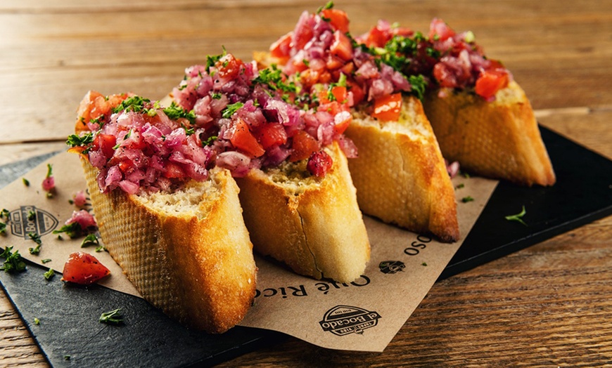 Image 4: Ervaar authentieke smaken in een sfeervolle Spaanse tapasbar