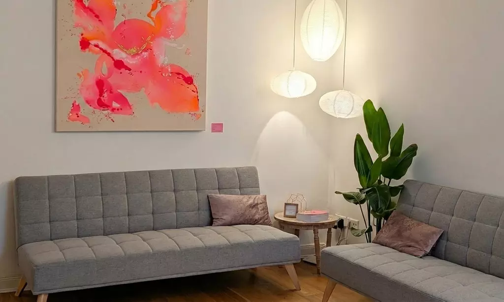 45, 60 oder 75 Min. Ganzkörpermassage inkl. Womb-Massage für Damen