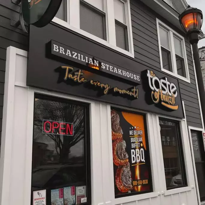 Brazilian Rodízio Steaks & Salad Buffet with Free Drink and Dessert
