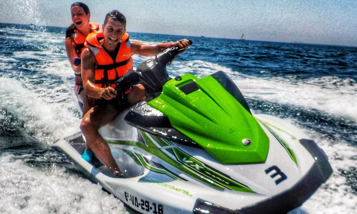 Alquiler de moto de agua para 1 o 2 con duración a elegir