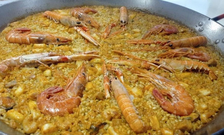 Image 8: Menú de paella para 2 o 4 personas con botella de vino
