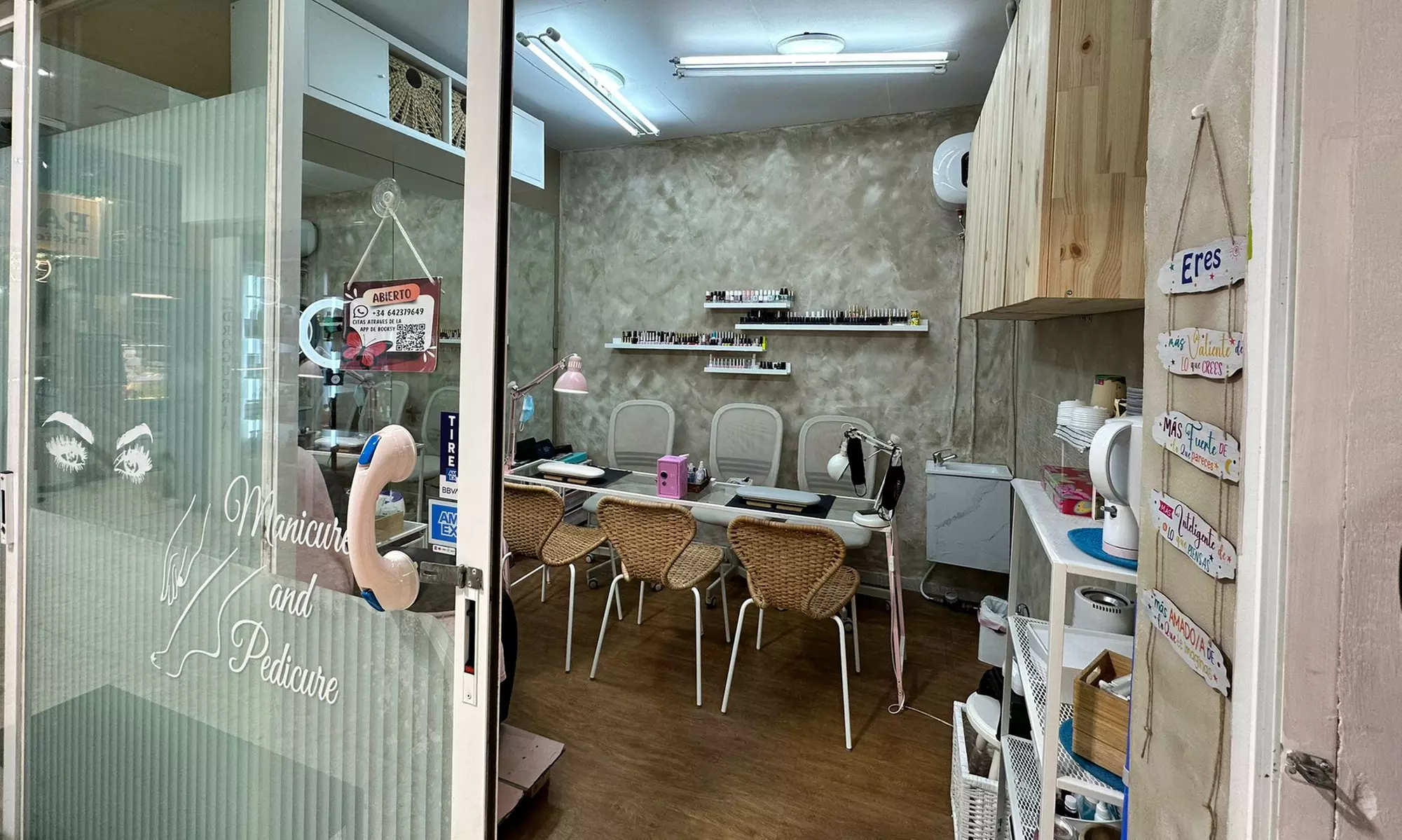 1 sesión de manicura, pedicura o uñas de gel o acrílico para 1 persona, ahorra hasta un 50% - Second Medium