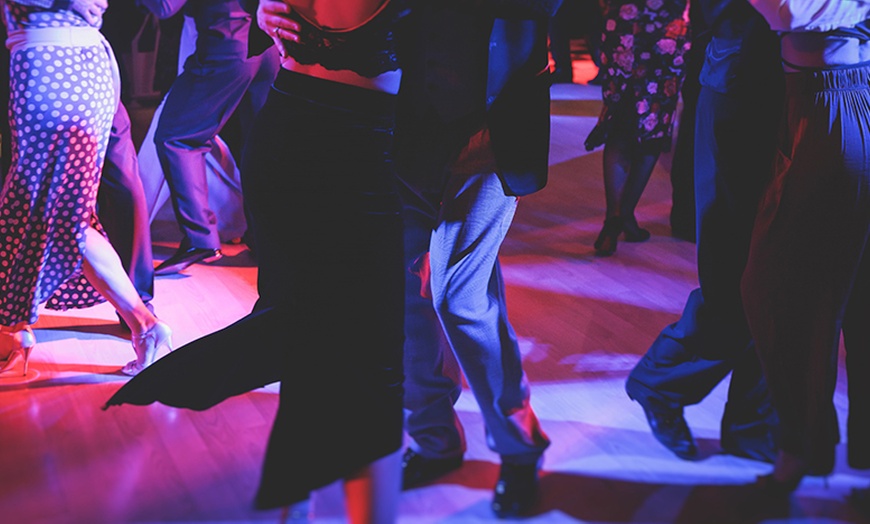 Image 3: ¡Vaya ritmo! Acceso para 1 persona a "Fiesta Caribe" en Poble Espanyol