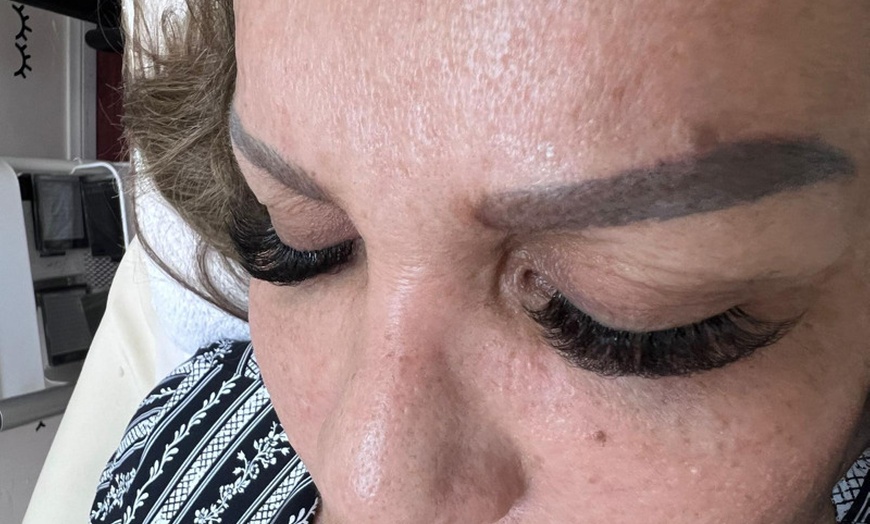 Image 4: Get 1, 2 Eyebrow Tinting Sessions,Brow Lamination, & More