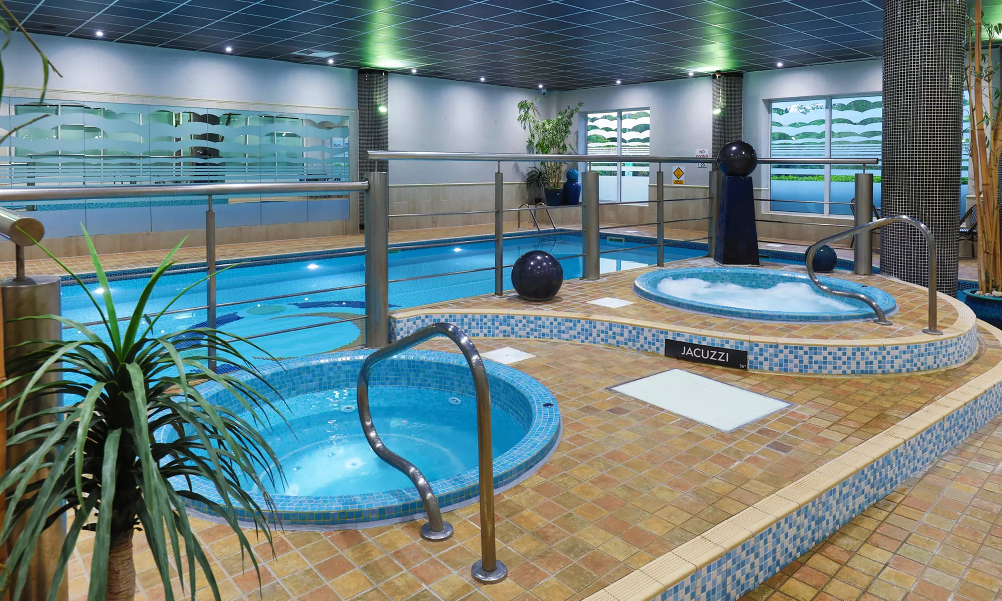 25 or 55-min Couples Massage/Treatment and Prosecco/Afternoon Tea