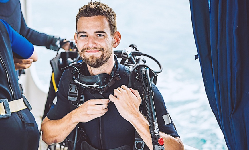 Image 3: PADI Boat Diving Specialty – Get Certified to Dive from Boats