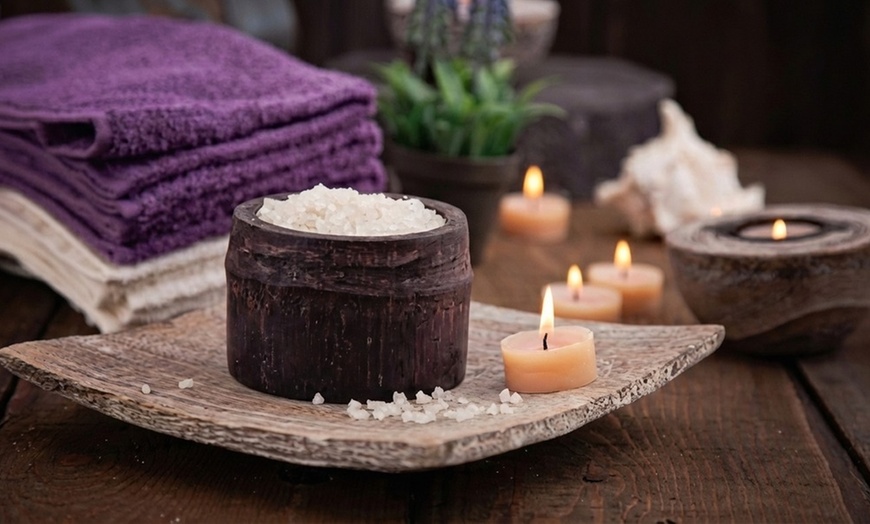 Image 2: 45-Min Relaxing Gloss and Glo Head Spa/ 60-Min Refresh Head Spa & More