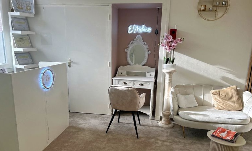 Image 4: Modelage au choix avec Head Spa en option à Em'glowbeauty