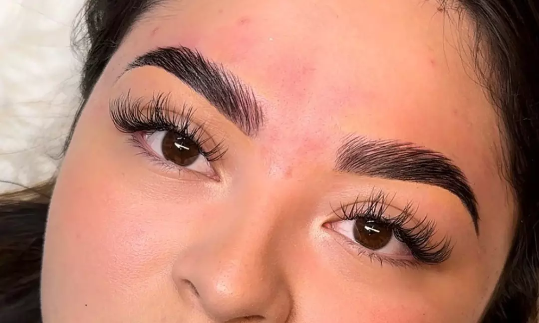 Transform Your Look with Expert Brow Waxing and Tint at Carvd Studios 