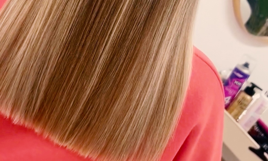 Image 8: Up to 25% Off on Salon - Haircut at GeoGlam