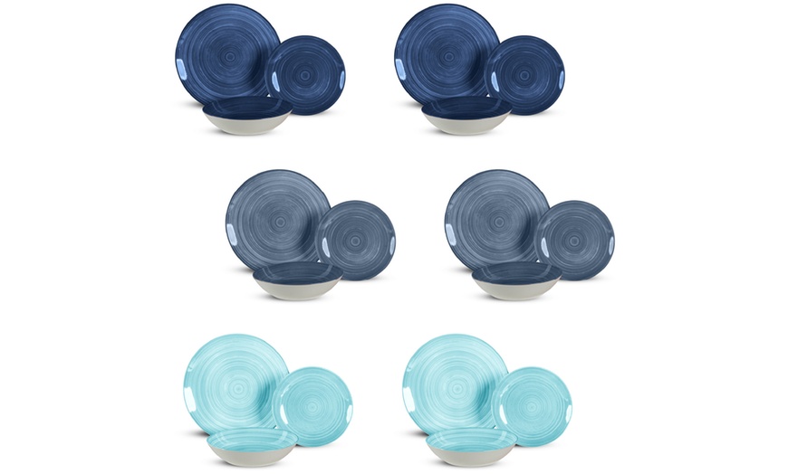 Image 7: Set di 18 piatti in porcellana colorati