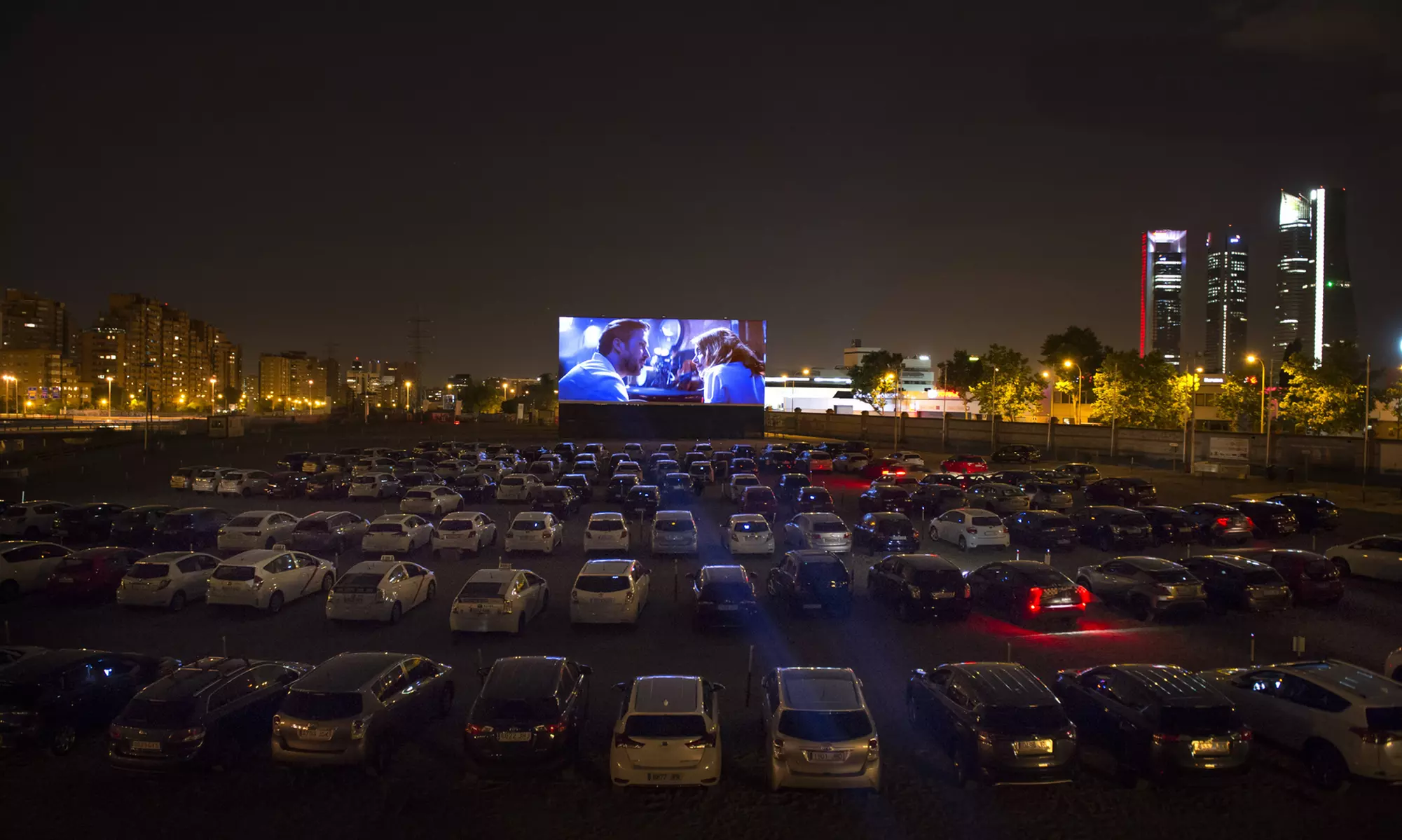 Disfruta del cine con entradas para niños o adultos con opción a palomitas o menú en Autocine Madrid - Primary Image