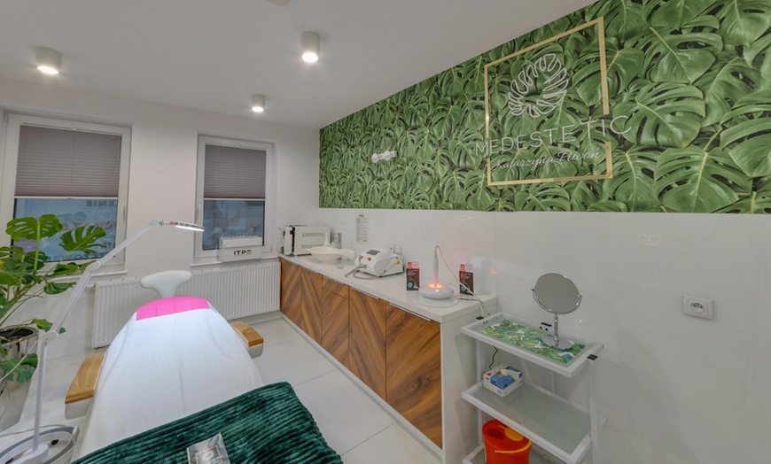 Image 3: Odkryj zabieg bankietowy dla cery dojrzałej z terapią światłem LED