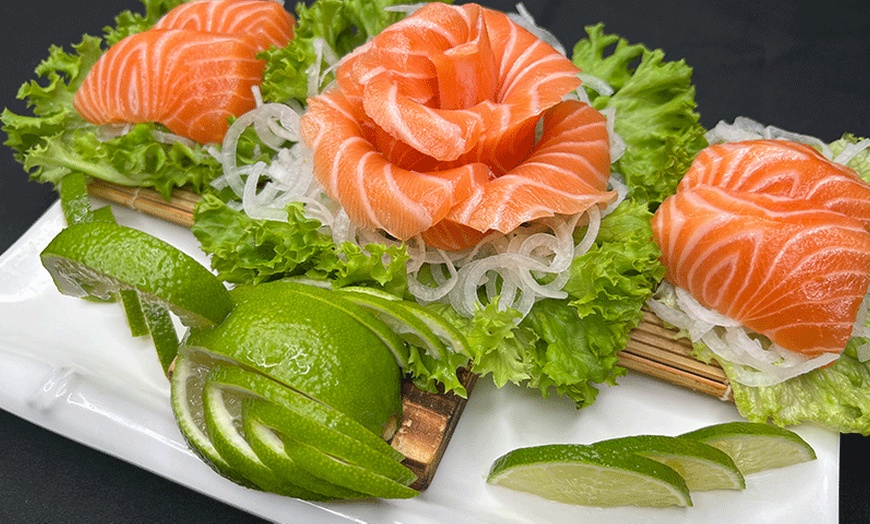 Image 3: Sushiplatte: Brücke für Zwei oder Segelschiff für 4 bis 6 Personen