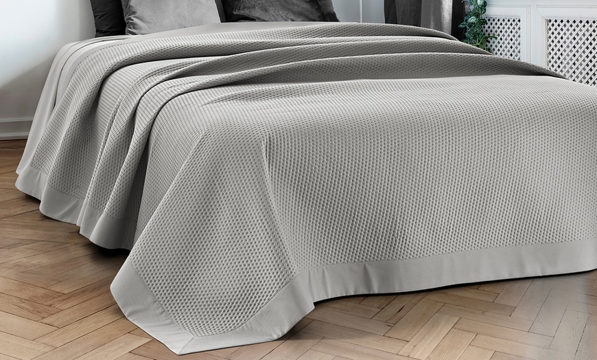 Image 4: Couette double avec volants